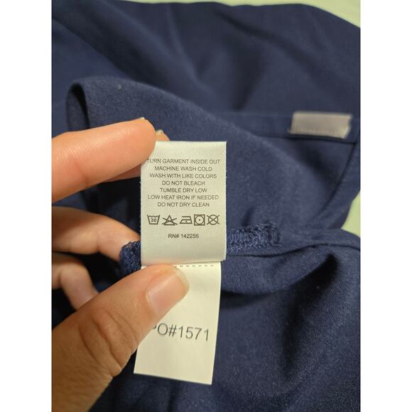 Figs medium women's navy blue scrub top - Picture 5 of 7